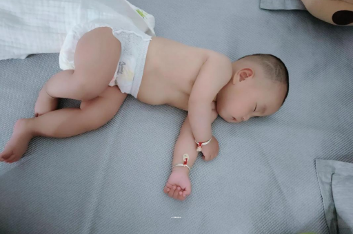 玉环三个月宝宝身高体重